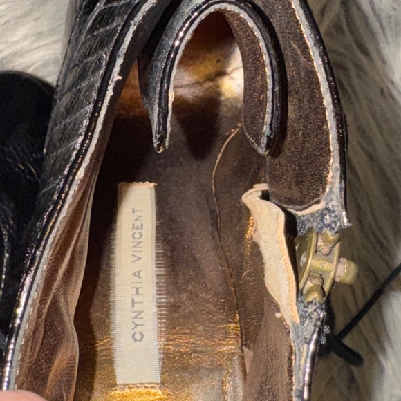 Cynthia Vincent Patent Leather Embossed Platform Heel Booties Size 7.5 - Picture 3 of 12